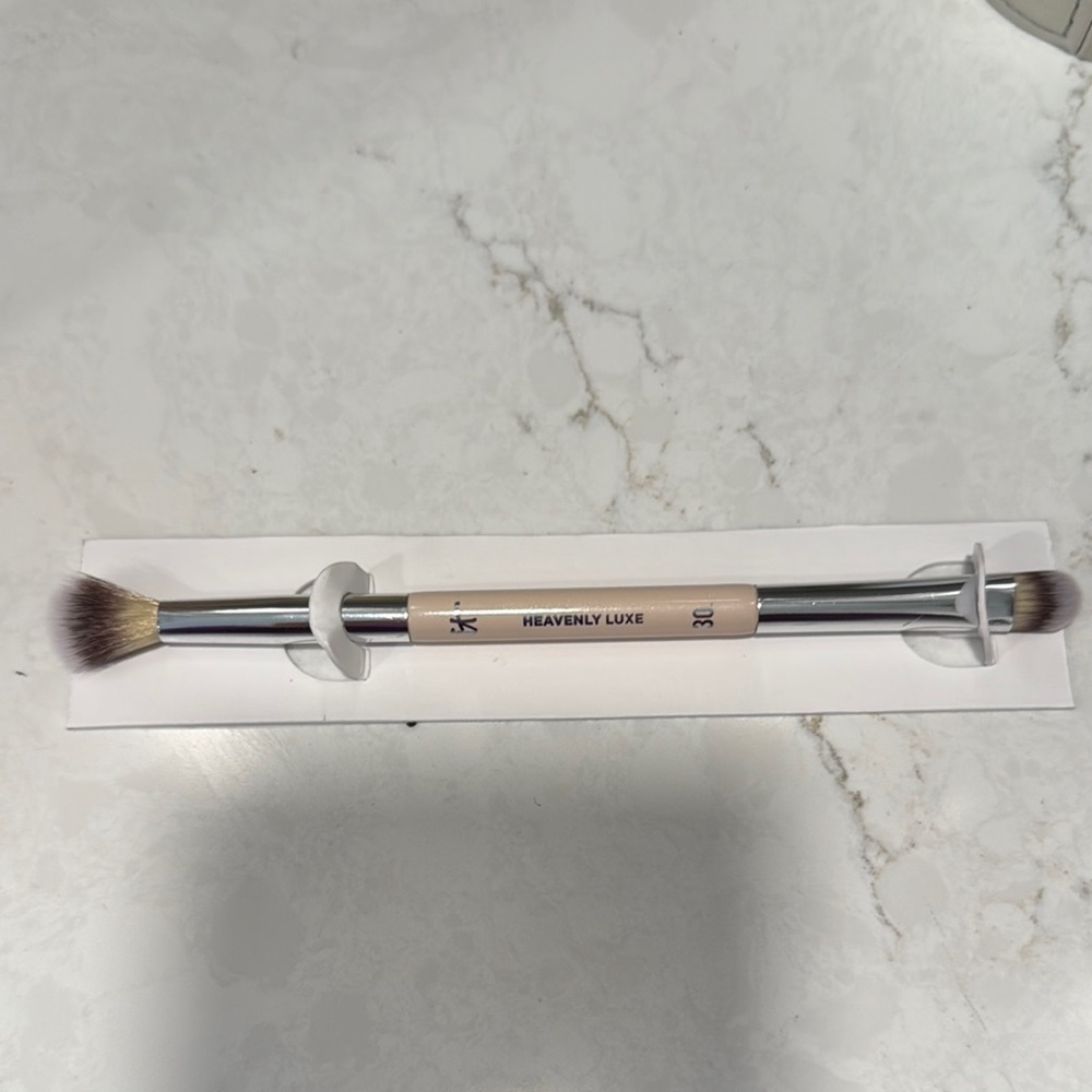 iT Cosmetics Dual-Ended Makeup Eyeshadow Brush
